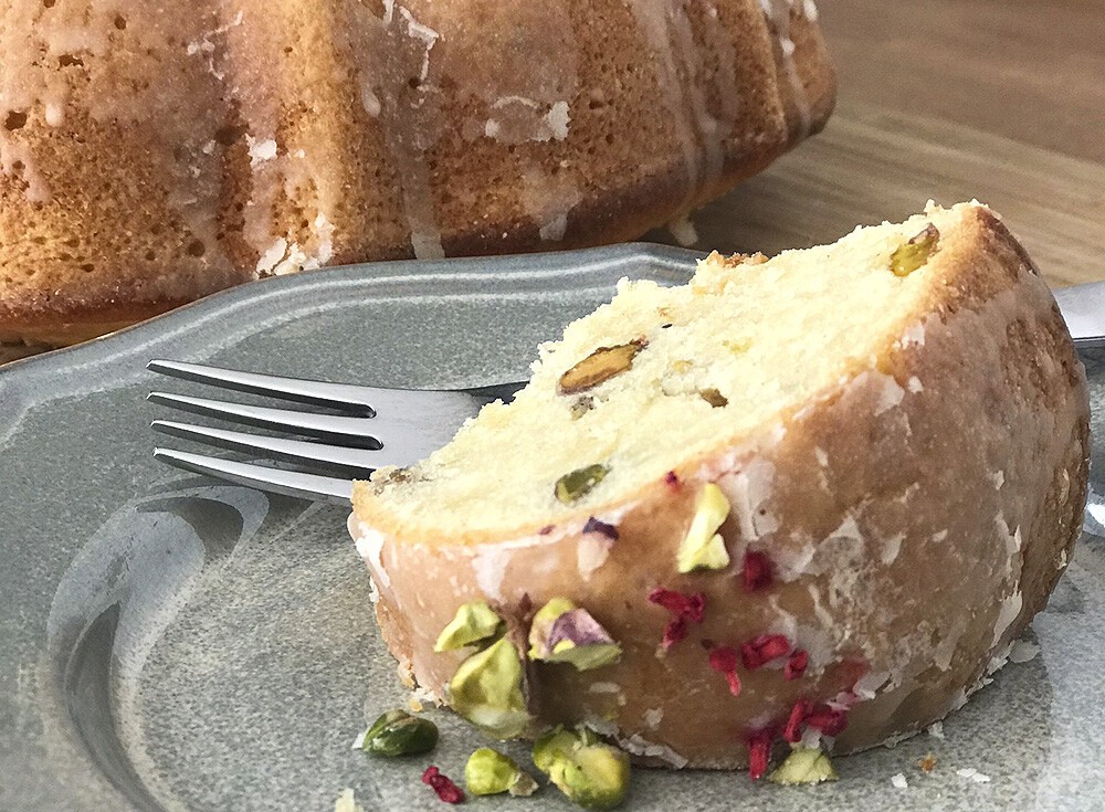 healthy cake easy cake coffe cake bundt cake fácil bizcocho para el café bizcocho jugoso bizcocho con almendra y pistachos bizcocho casero bizcocho bundt cake bizcocho brunch high tea almond pistachio bundt cake 