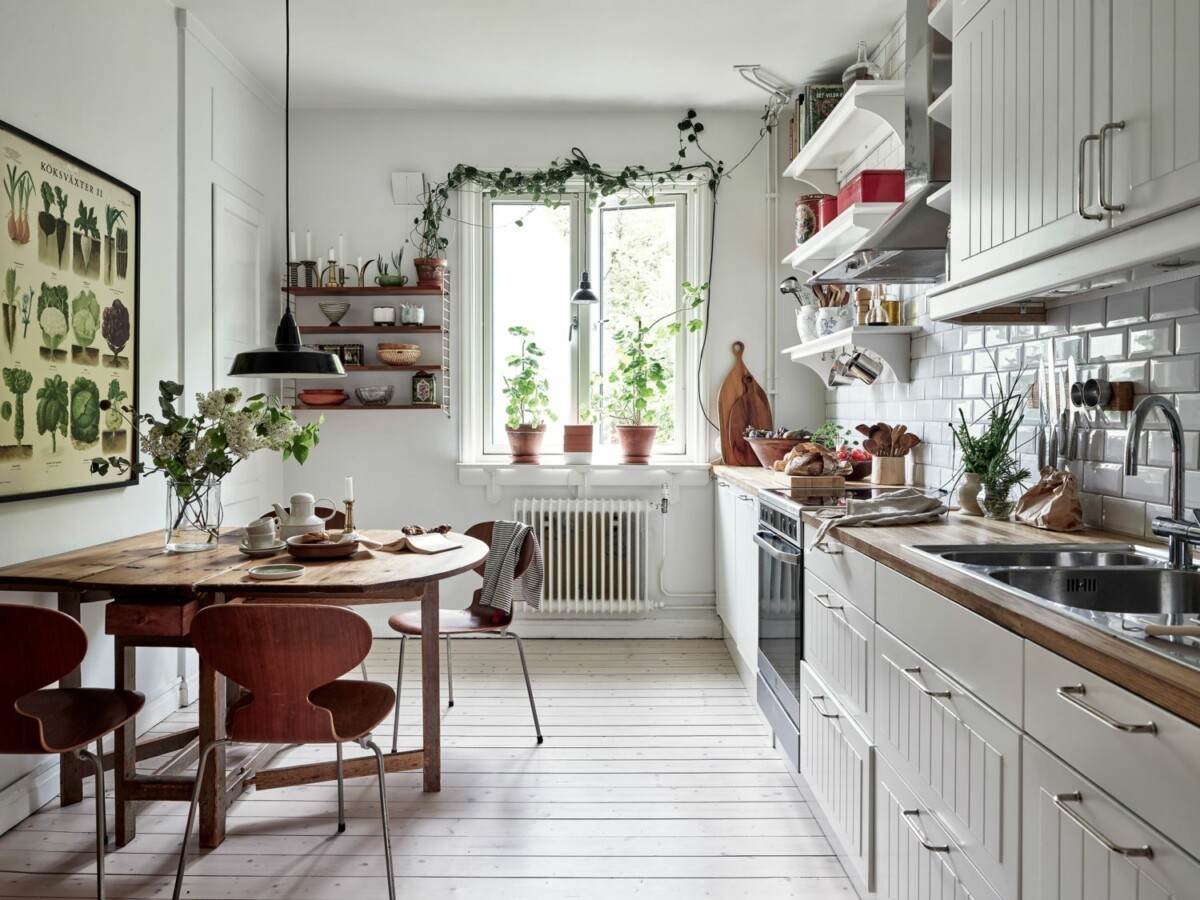 white decor scandinavian decor plantas de interior nordic interiors minihuerto en casa interiors with flowers and plants flower decor estilo nórdico decorar con macetas decoración nórdica decoración en blanco decoracion con plantas decoración blanca cozy decor charming decor 