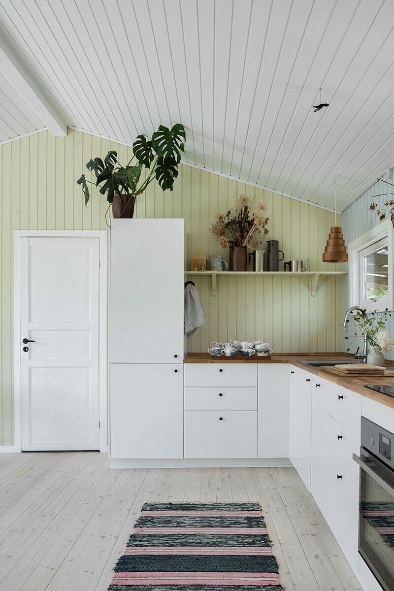 swedish summer house swedish exteriors swedish decor renovacion caseta huerto reforma casa rural nordic summer house scandinavian summer house diseño de jardín casa de verano suecia casa de verano sueca casa de verano nórdica casa de vacaciones nórdica 
