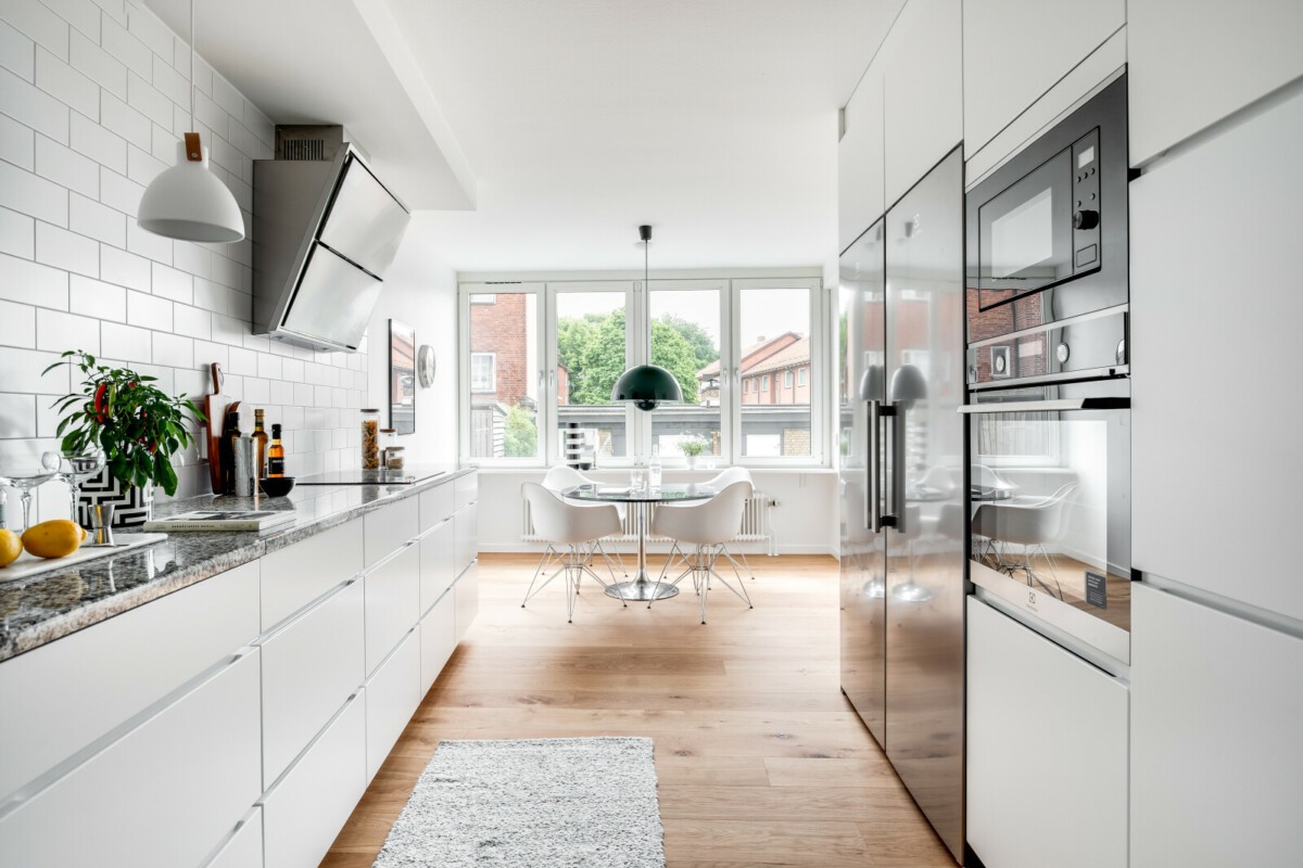 delikatissen scandinavian kitchen scandinavian formal eatingroom scandinavian eatingroom scandi kitchen nordic style nordic kitchen cocina sin muebles arriba cocina nórdica cocina moderna cocina grande cerrada cocina escandinava cocina con office cocina comedor cocina blanca 