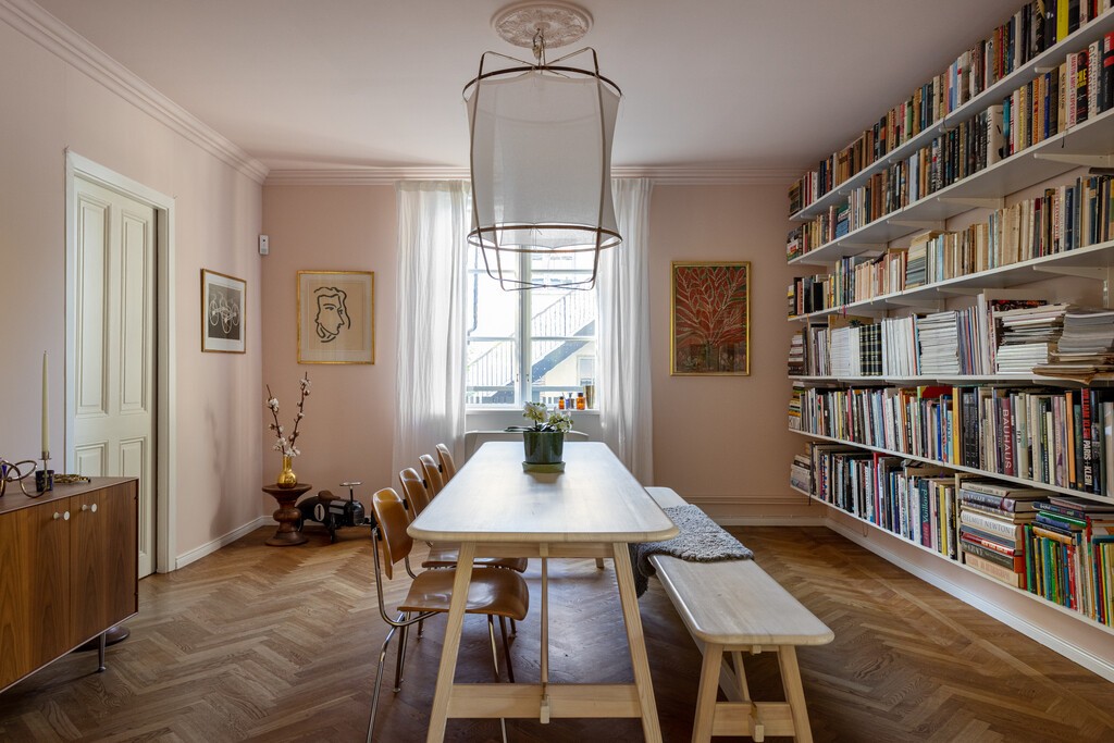 villa sueca clásica swedish classic interiors scandinavian hardwood floor scandinavian classic estilo nórdico clásico siglo xx classic villa Stockholm classic nordic villa casa sueca nórdica vintage 