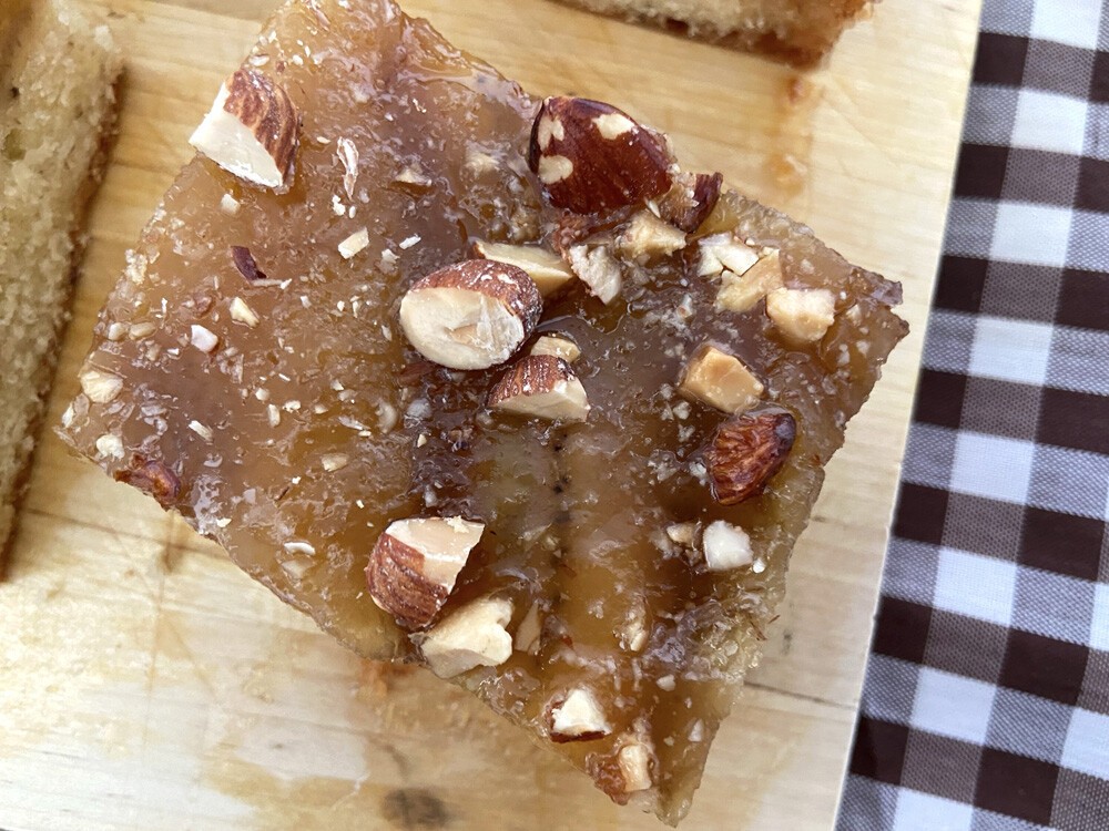 tarta tatin de plátano tarta invertida de plátano tarta de plátano fácil Sticky cake easy delicious banana cake bizcocho plátano mojado bizcocho de plátano bizcocho con salsa de caramelo bizcocho con fruta muy jugoso banana cake 