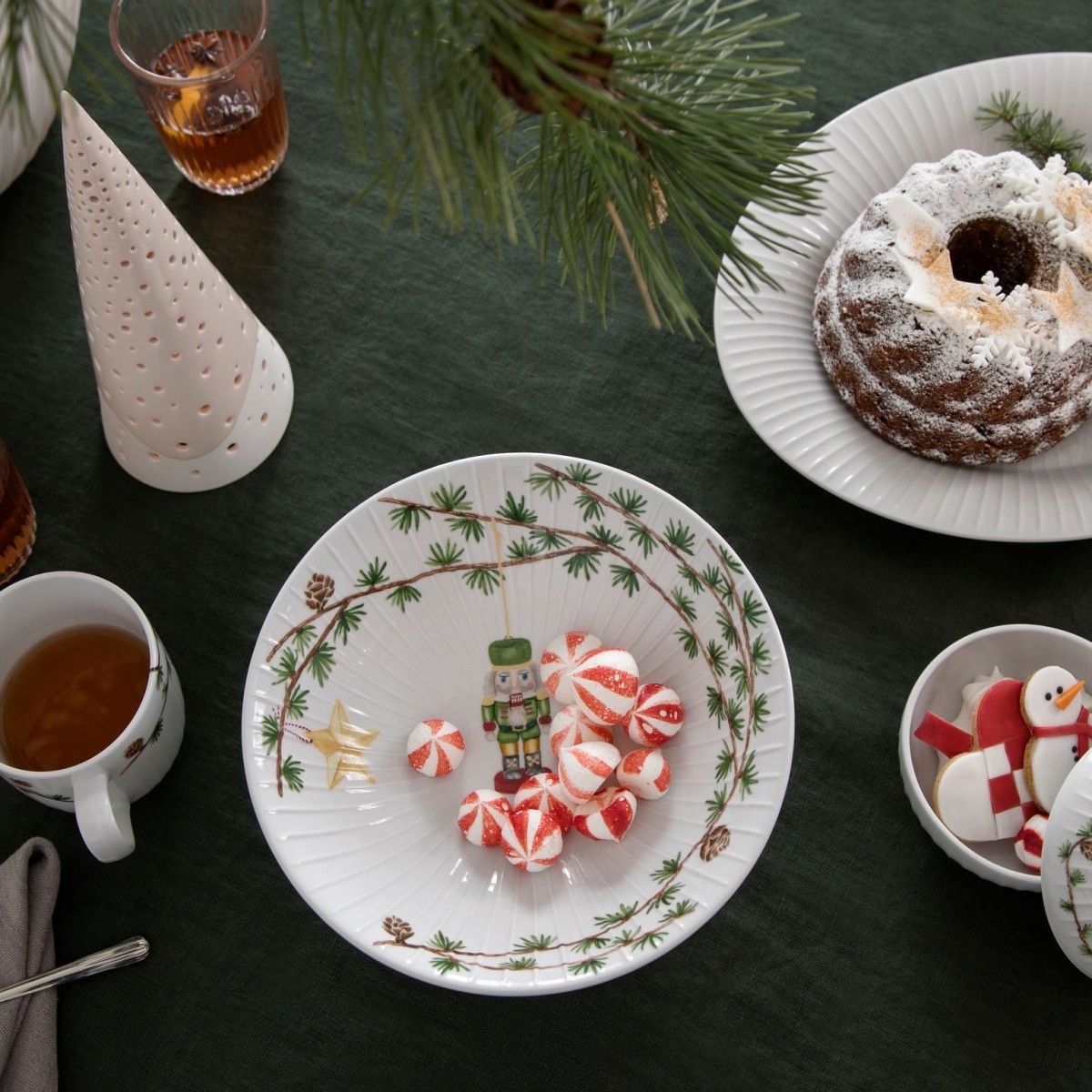 Textiles navideños scandinavian design christmas mesas navidad diseño nórdico menaje de mesa navidad fuentes navideñas cristalería navideña christmas table christmas plates scandinavian christmas decorations christmas decor centros decorativos navideños candelabros navideños 