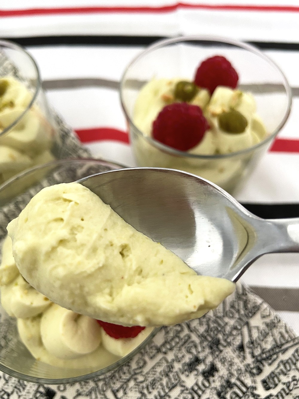 Mousse de pistacho y chocolate blanco