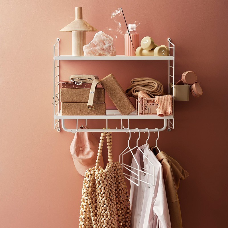 tiendas diseño complementos hogar sweedish design scandinavian interiors scandinavian design estanterías modulos metal madera Estantería String Pocket diseño sueco diseño nórdico design shelves decoración interiores compras online diseño nordico 