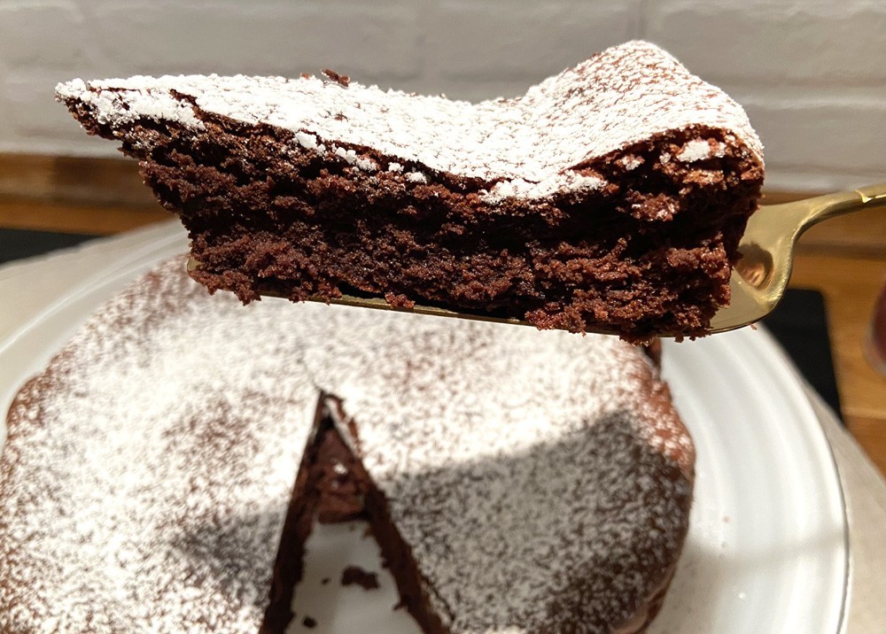 Chocolate soufflé cake