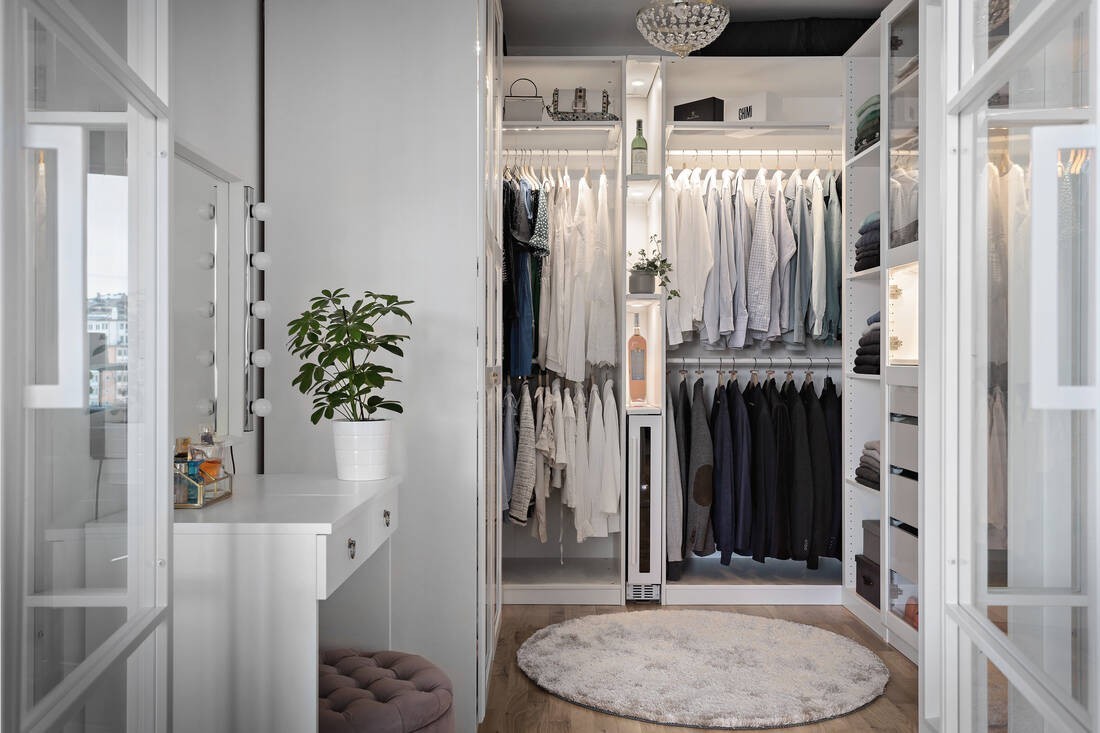 walkin closet vestidor tiny open oplan apartment scandinavian style scandi walk in closet habitación vestidor dormitorio nórdico armario vestidor apartamento abierto nórdico 