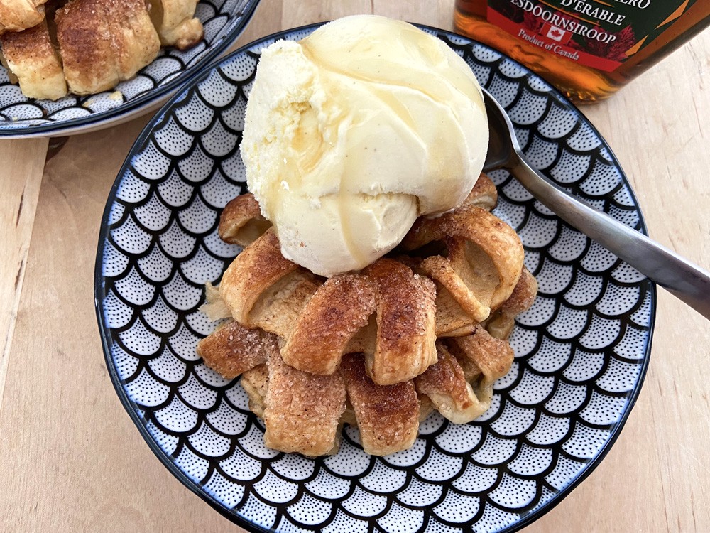 postres delikatissen postres de manzana pastry dough danish pastas de hojaldre manzana en hojaldre aros de manzana aros de hojaldre con manzana apple pastry dough apple pastries apple dessert 