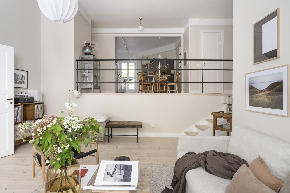 scandinavian living room scandi interior salon dos niveles living room stairs interiorismo interior design estilo nórdico escalones en salon escalera en salon diseño salón diseño interiores decoración interiores 