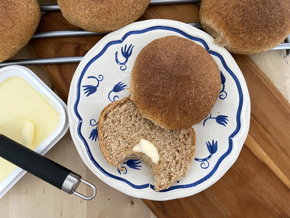 delikatissen panecillos tiernos panecillos integrales desayuno panecillos faciles pan tierno con cardamomo pan fácil pan de leche integral morning buns home made buns bollos desayuno baking bread baker 