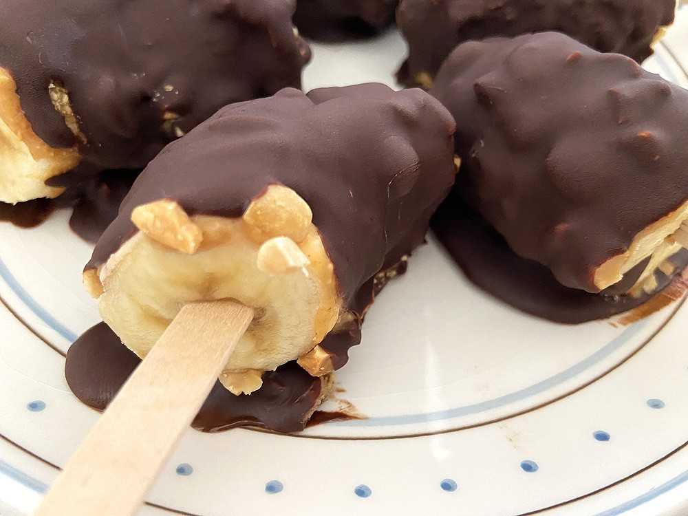 Frozen Snickers Banana Pops