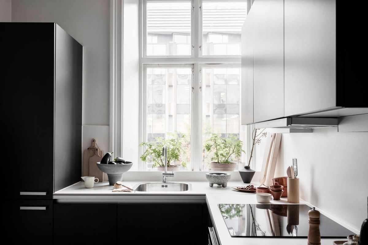 scandinavian kitchen scandi nordic kitchen cocina pequeña cocina nórdica cocina muebles negros cocina minimal cocina mate cocina elegante 