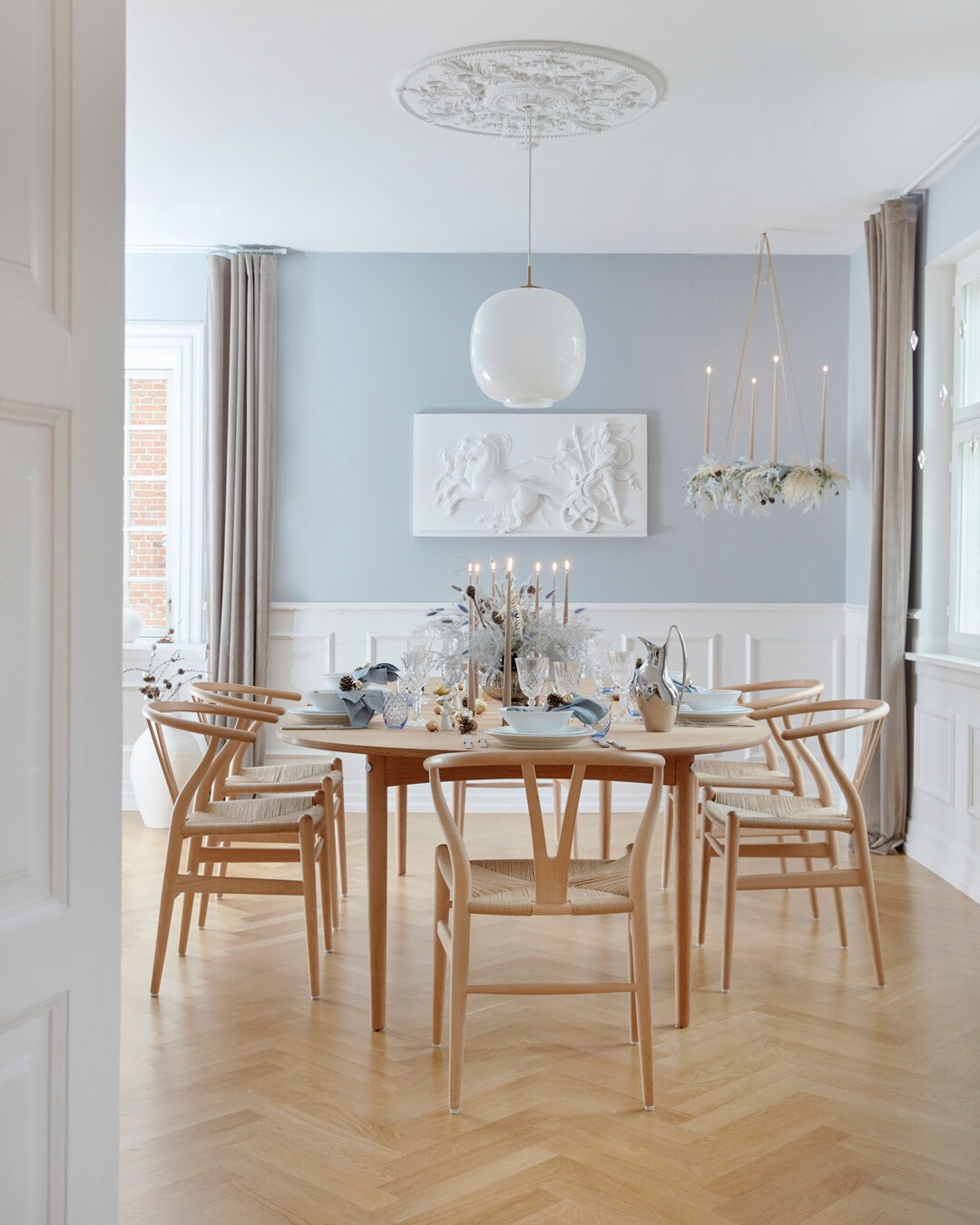 scandinavian christmas interiors scandinavian christmas scandi christmas decor decoración navideña escandinava decoración navideña decoración navidad nórdica decoración navidad azul claro decoración navidad 