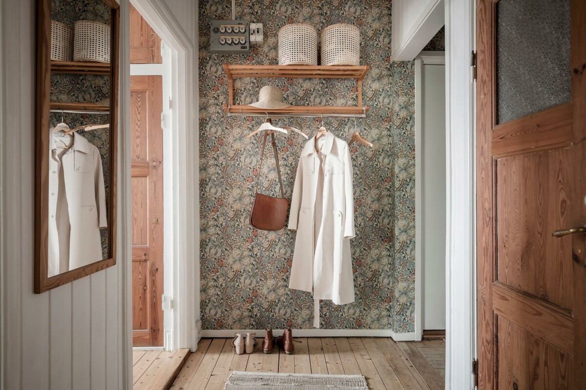 wallpaper flowers wallpaper scandinavian cozy scandi wallpaper Papel pintado papel pared nórdico papel de pared hall wallpaper hall decor estilo escandi 