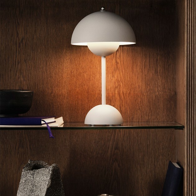 Verner Panton design lamps scandinavian design rechargeable lamp portable lamp outdoors lamp outdoors decor lámparas recargables lámparas de diseño lámparas portátiles lámparas de exterior Flowerpot lamp diseño nórdico diseño escandinavo diseño danés danish lamps danish design 