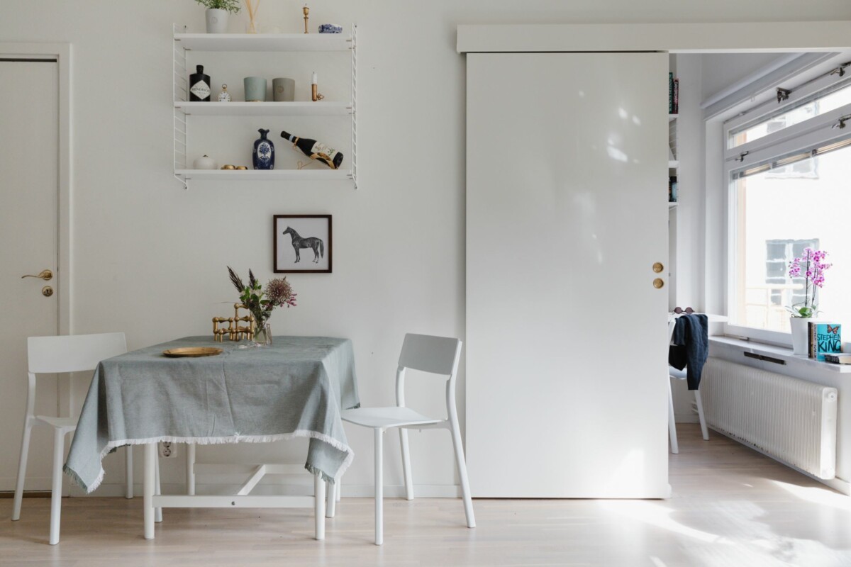 delikatissen tiny apartment decor sliding doors scandinavian interiors scandinavian home design puertas corredizas puertas correderas para interiores puertas correderas de madera puertas correderas nordic apartment home design 