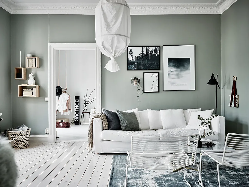 tiny apartment techos altos scandinavian apartment pisos pequeños piso escandinavo nordic style large volume lamps lámparas de gran volumen lámparas de diseño Lámpara Eos de Vita iluminación decorativa high ceilings estilo nórdico diseño holandés diseño danés designer lamps decorative lighting decoración sueca Ay illuminate 