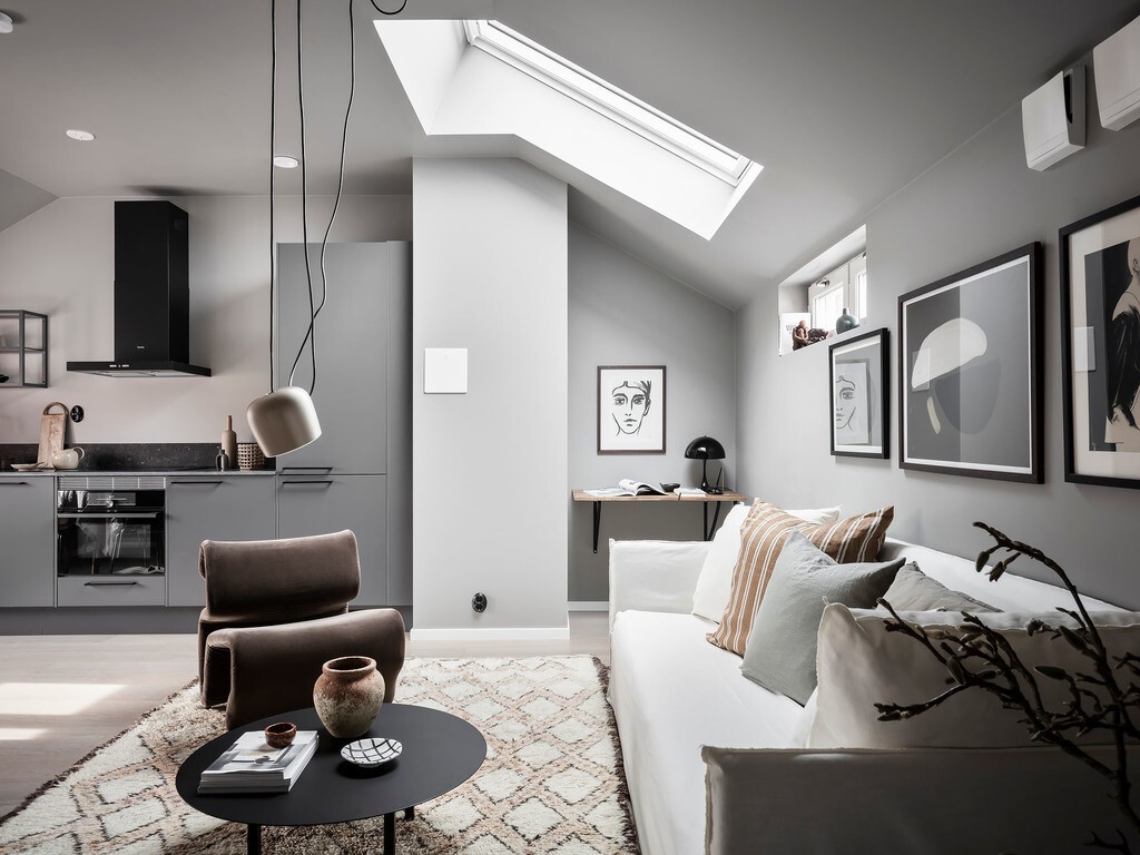 spacious feeling small urban penthouses small penthouse decoration sensación de amplitud pequeños áticos urbanos penthouse design penthouse decoration paredes grises natural lighting mobiliario funcional minimalist decoration maximize space maximizar el espacio iluminación natural gray walls functional furniture espacio exterior diseño áticos decoración minimalista decoración de áticos pequeños decoración áticos áticos 