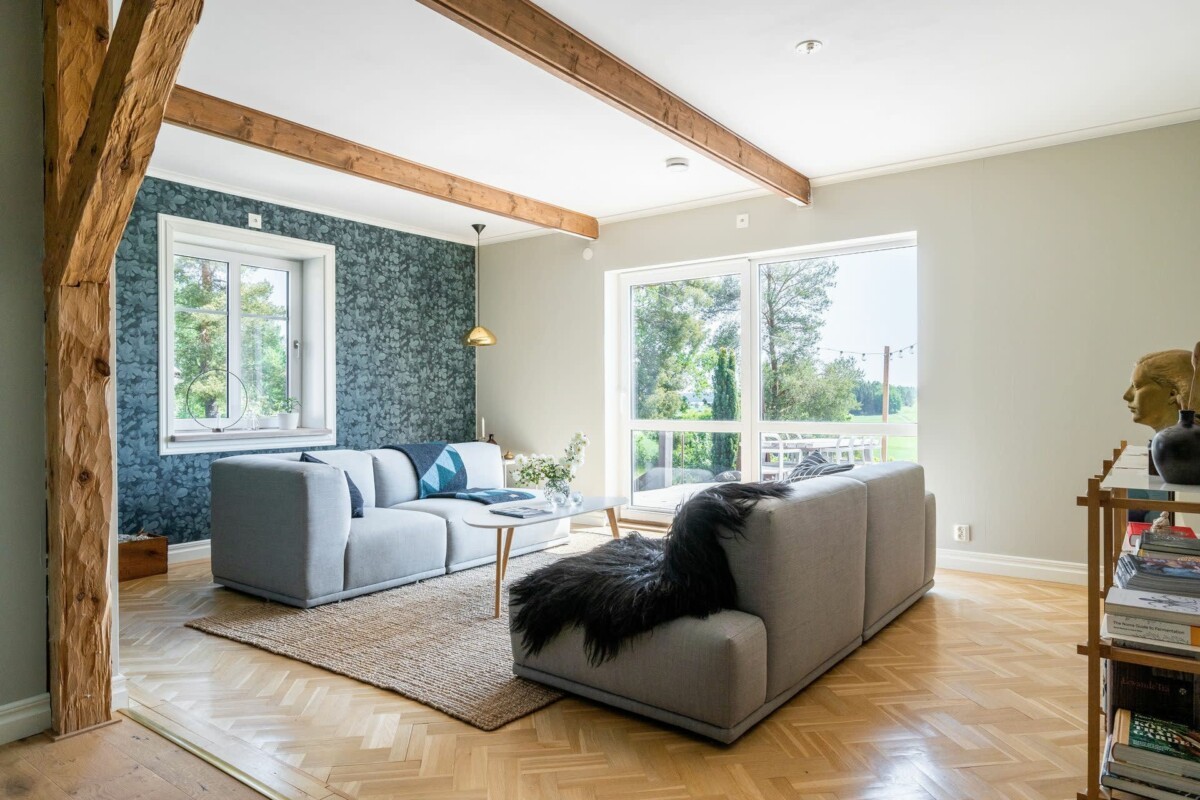 wooden beams wallpaper vigas de madera scandinavian house Scandinavian aesthetic rustic charm Papel pintado nordic style moderna casa de campo modern farmhouse interior design estilo nórdico estética escandinava encanto rústico diseño interior Casa escandinava 