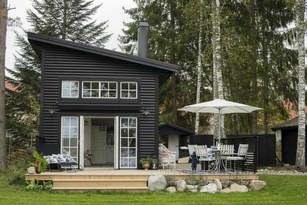 delikatissen Wooden house vacaciones Suecia Sweden vacation summer house scandinavian style relax naturaleza nordic style mini vacation home mini casa vacaciones estilo nórdico estilo escandinavo casita negra casita de madera Casa de madera cabaña negra black house black cabin 