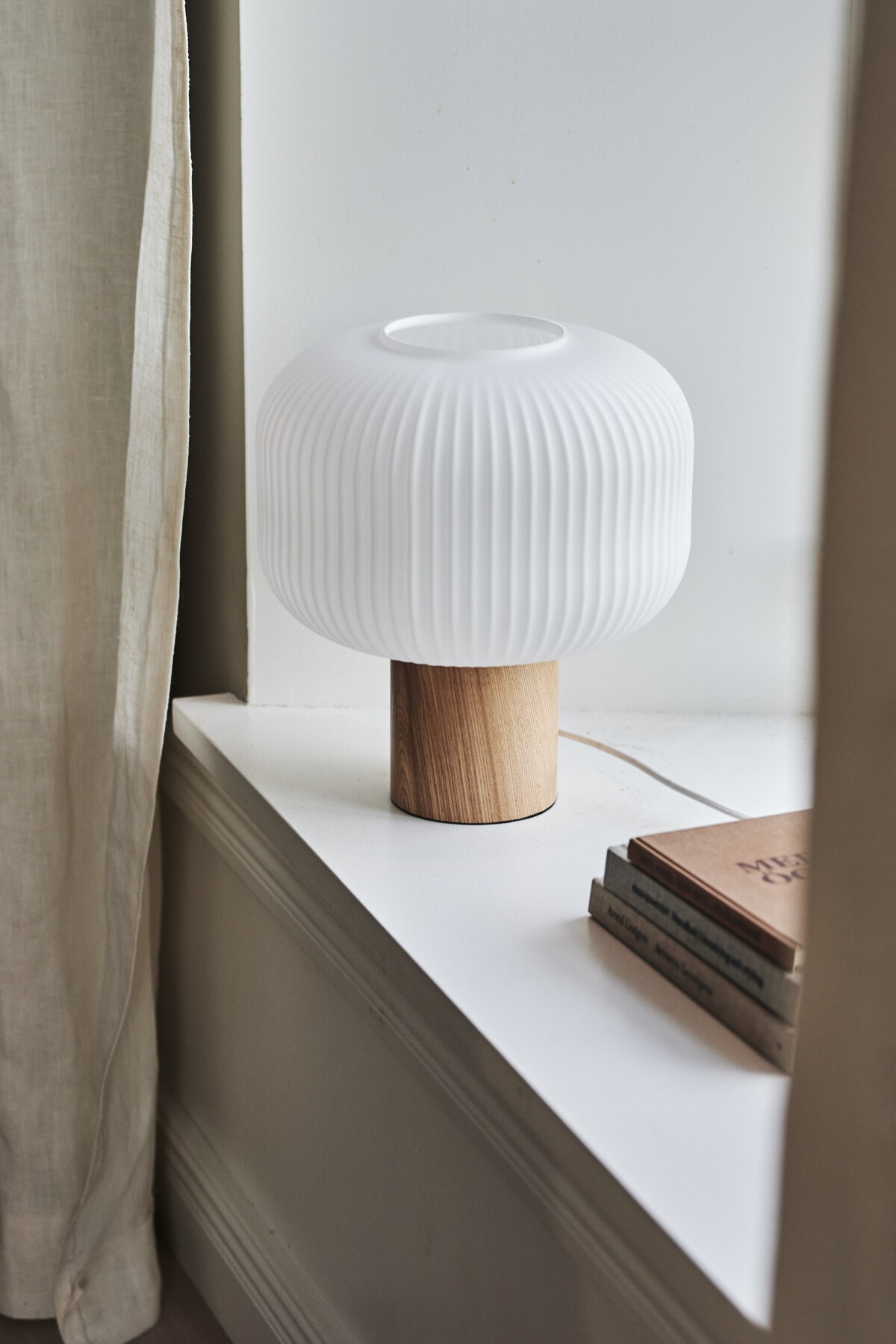 delikatissen Scandinavian design lamp nordic design lamp lámparas de diseño lampara luz ambiente lámpara fair scandi living lampara diseño nórdico lampara diseño escandinavo Fair Scandi living lamp designer lamps ambient light lamp 