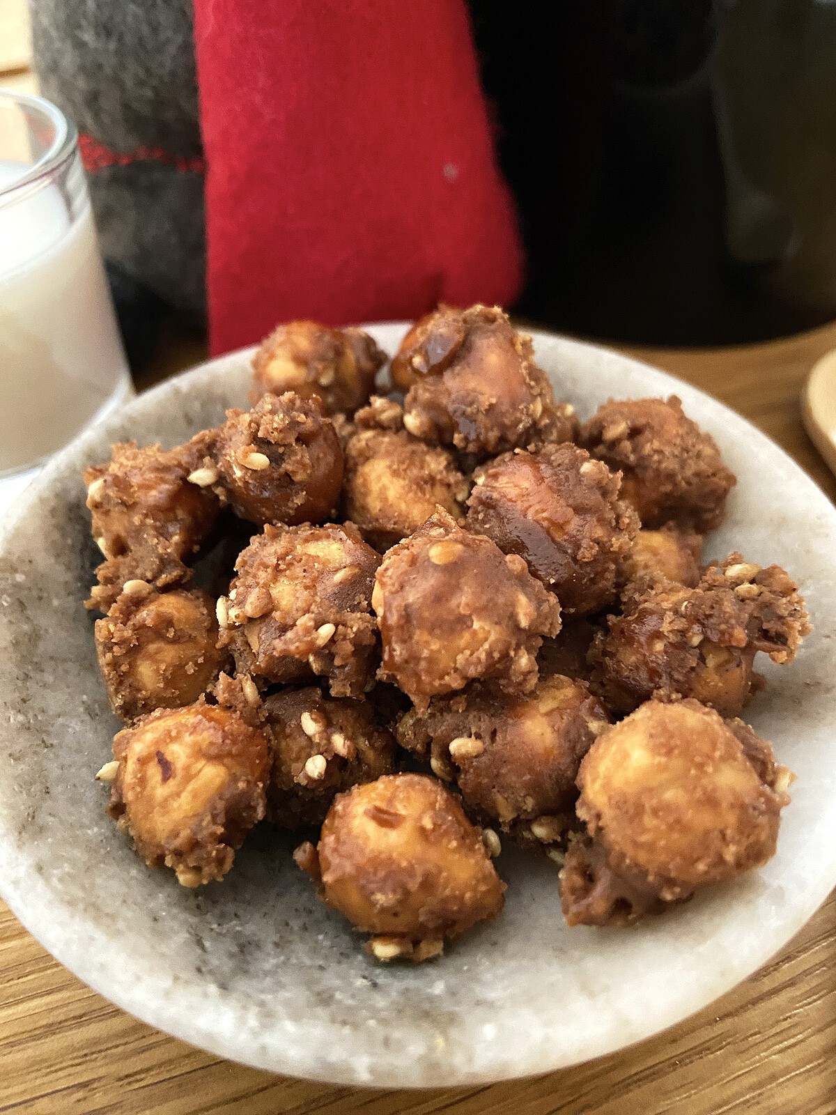 thai nuts thai caramelised hazelnuts sweet crunchy hazelnuts recetas delikatissen receta tailandesa postres dulces de navidad postres delikatissen dulces de avellana candied hazelnuts avellanas garrapiñadas avellanas caramelizadas 