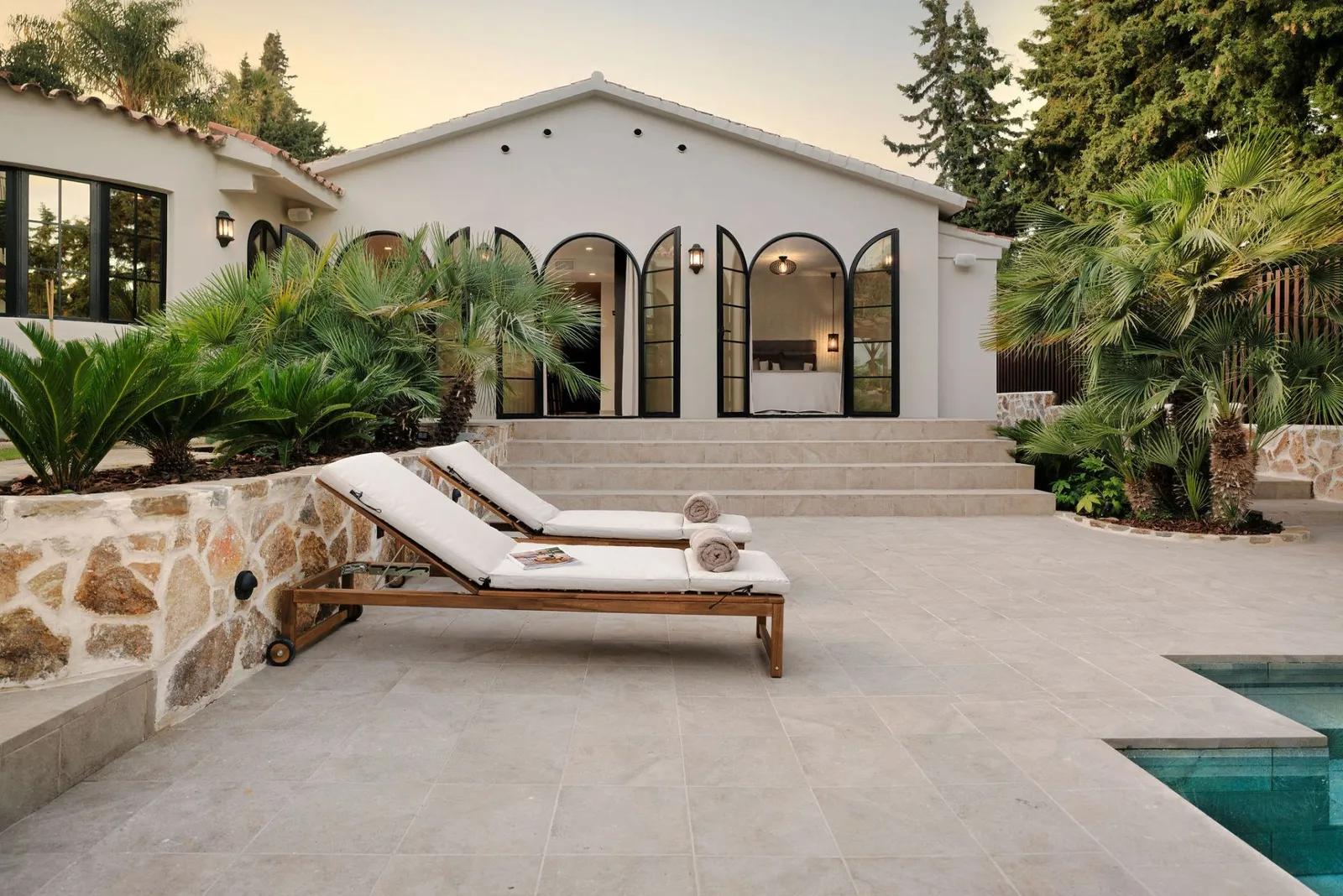 piscina privada marbella isla de cocina estilo mediterráneo estilo de vida diseño terrazas diseño piscinas diseño moderno diseño interiores diseño exteriores costa del sol baños de lujo 