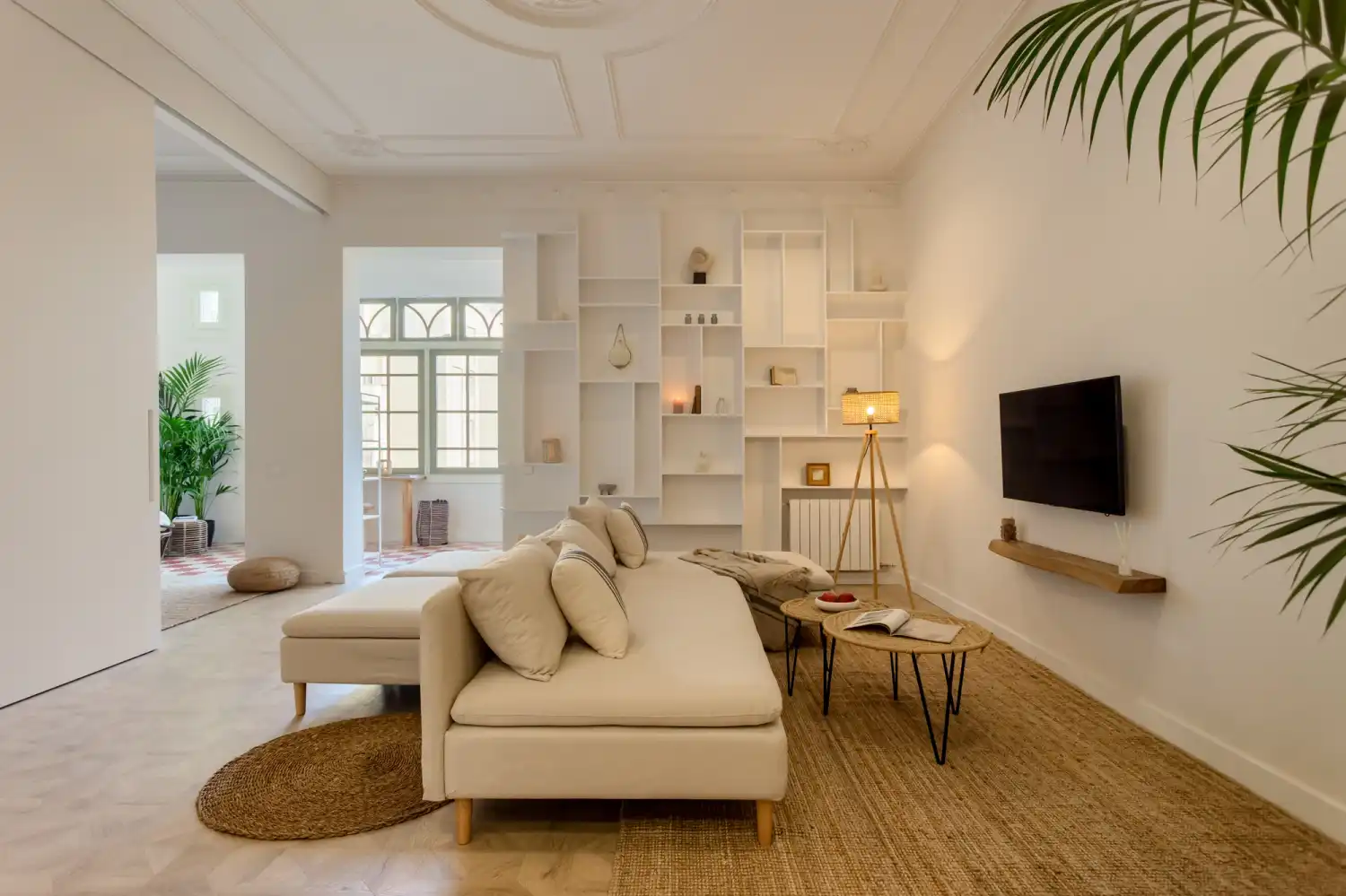 reforma de vivienda minimalista inspiración decoración ideas para decorar estilo nórdico estilo mediterráneo elementos atemporales diseño interior decoración moderna decoración de interiores decoración atemporal combinación de estilos azulejos catalanes apartamento en Barcelona 