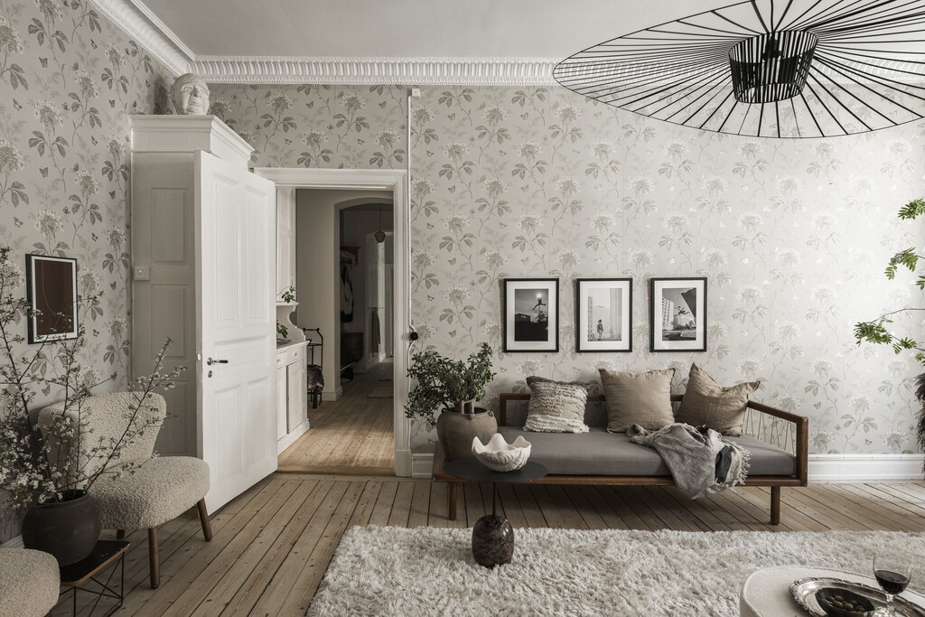 papel pared floral gris muebles clásicos gris inspiración decoración gris ideas para decorar dormitorio en gris estilo sueco gris delikatissen blog decoración decorar salón en tonos de grises decoración elegante gris decoración apartamento gris decoración acogedora gris 