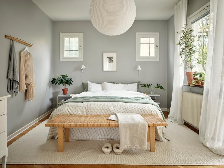 tranquilidad paz meses más cálidos frescura estilo nórdico dormitorios nórdicos dormitorio verano dormitorio fresco dormitorio escandinavo descanso decoración nórdica decoración fresca decoración dormitorios calidez 