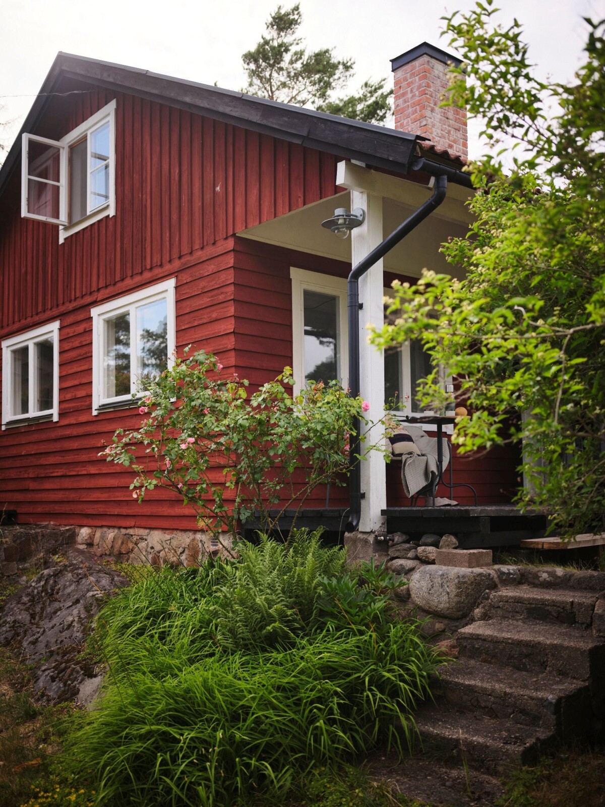 sommerhus sommarhus scandinavian cabin scandi style scandi country decoración vintage decoración rústica decoración ecléctica casas de verano suecas casas de vacaciones nórdicas casa rural nórdica 