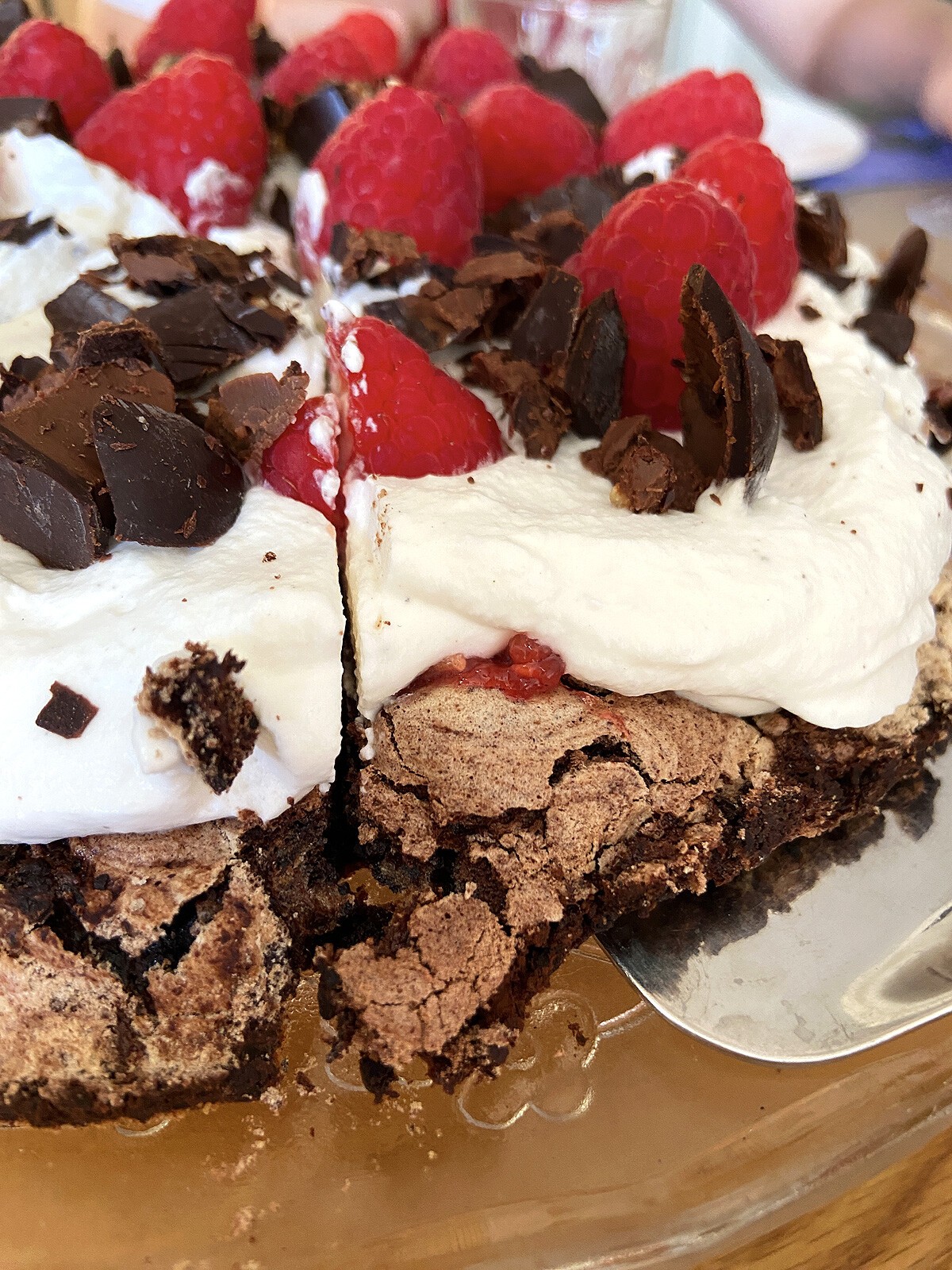 tarta merengue facil tarta merengue recetas delikatissen postres delikatissen Pavlova fácil pavlova con frambuesas y chocolate pavlova chocolate Pavlova casera Merengue pavlova merengue chocolate Decoración pavlova Base pavlova 