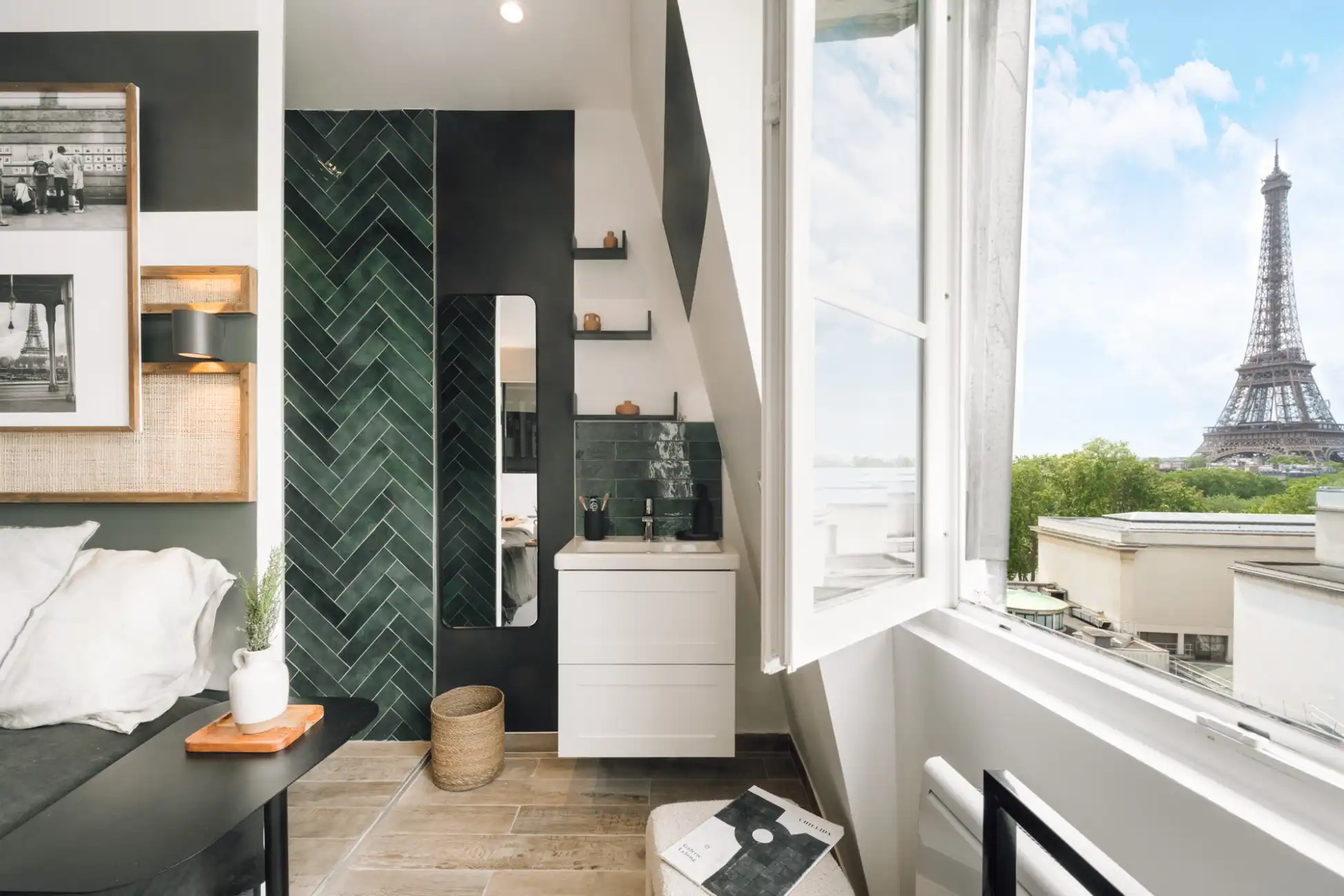 Torre Eiffel mini piso estudio paris distrito 16 diseño moderno diseño interior diseño funcional cocina moderna baño verde oscuro apartamento Paris apartamento mini 