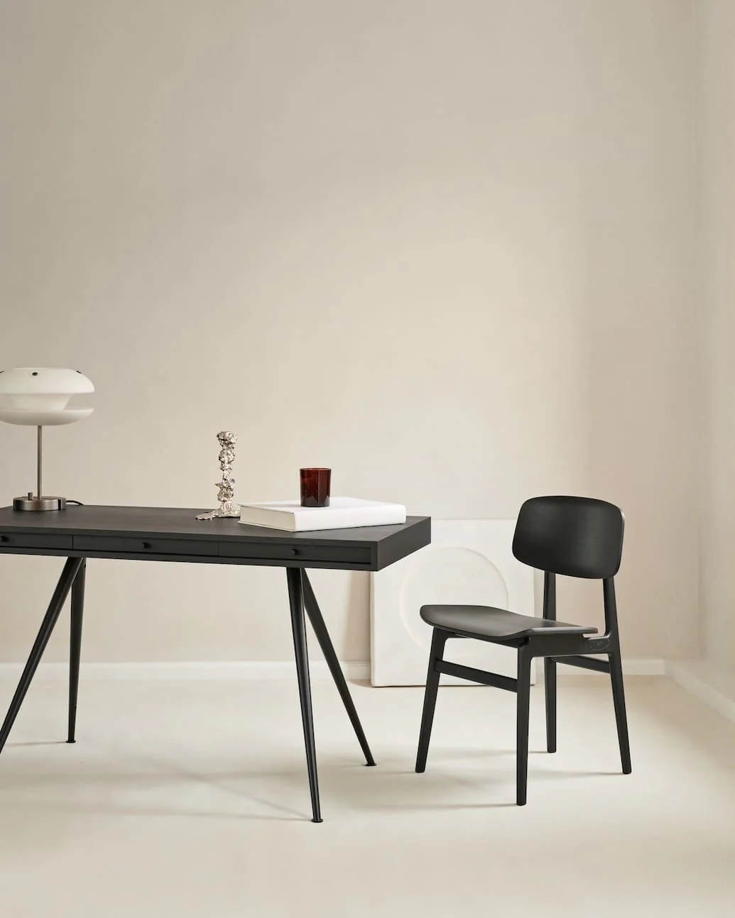 sillas sin brazos sillas de madera sillas de diseño silla NY11 regalo de Navidad Norr11 mobiliario contemporáneo estilo escandinavo diseño nórdico diseño escandinavo diseño danés decoración 
