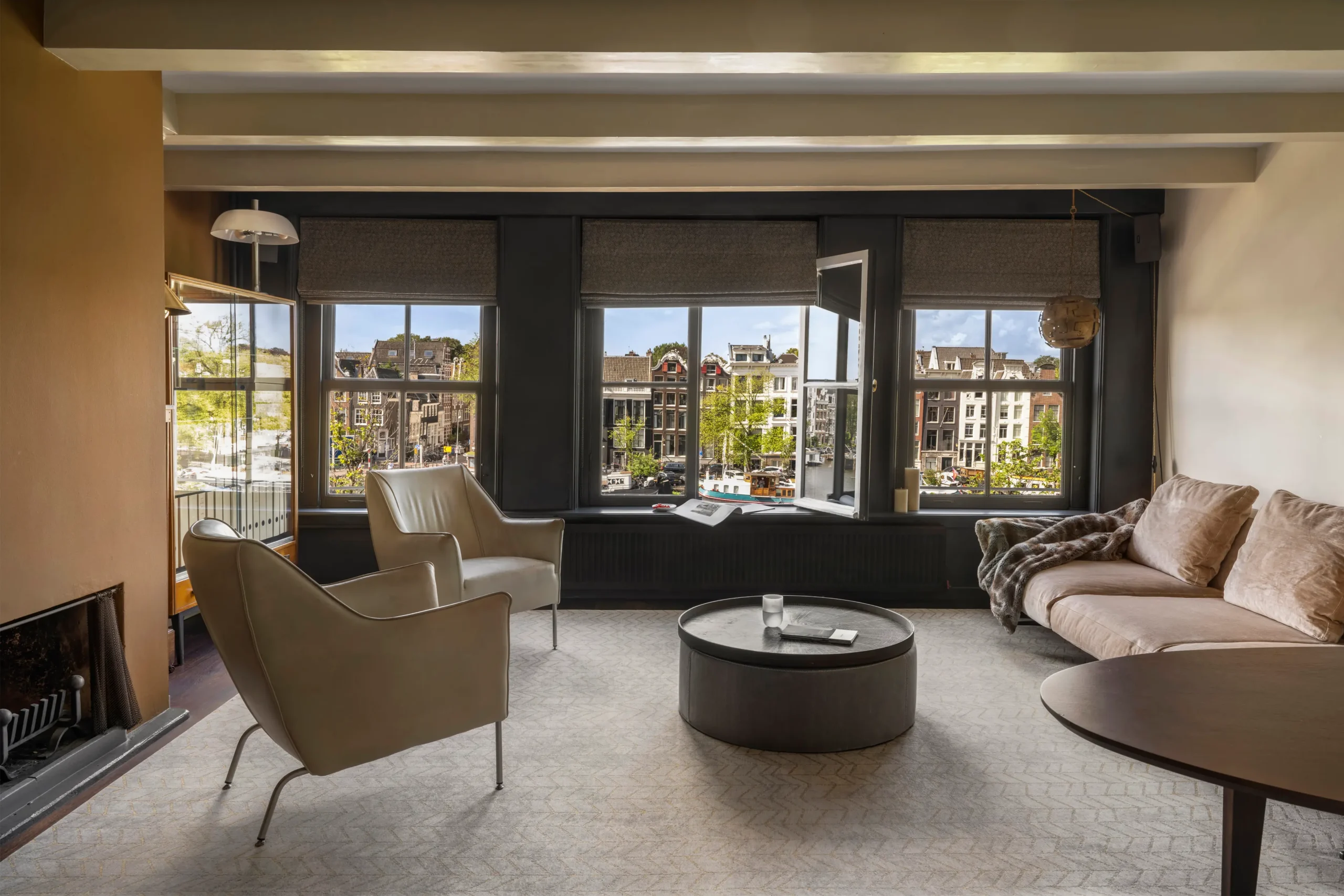 Vondelpark. vivienda Ámsterdam vistas al Amstel estilo de vida holandés diseño interior holandés barrio De Pijp arquitectura contemporánea apartamento Ámsterdam Albert Cuypmarkt 