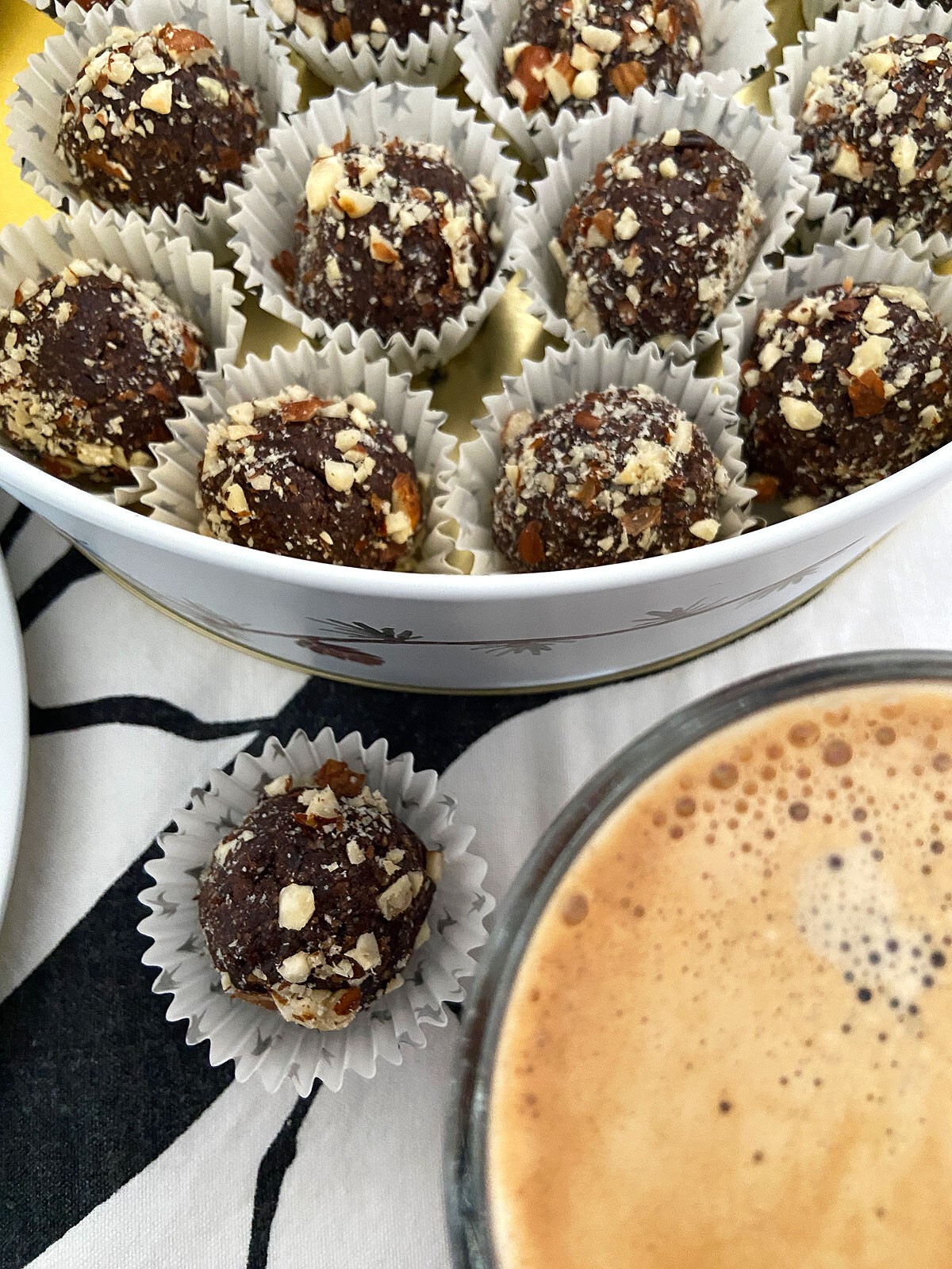 recetas delikatissen postres veganos postres intolerantes postres diabéticos postres delikatissen postres con medjool postres con datiles bombones veganos bombones ferrero caseros bombones datiles bombones avellana 