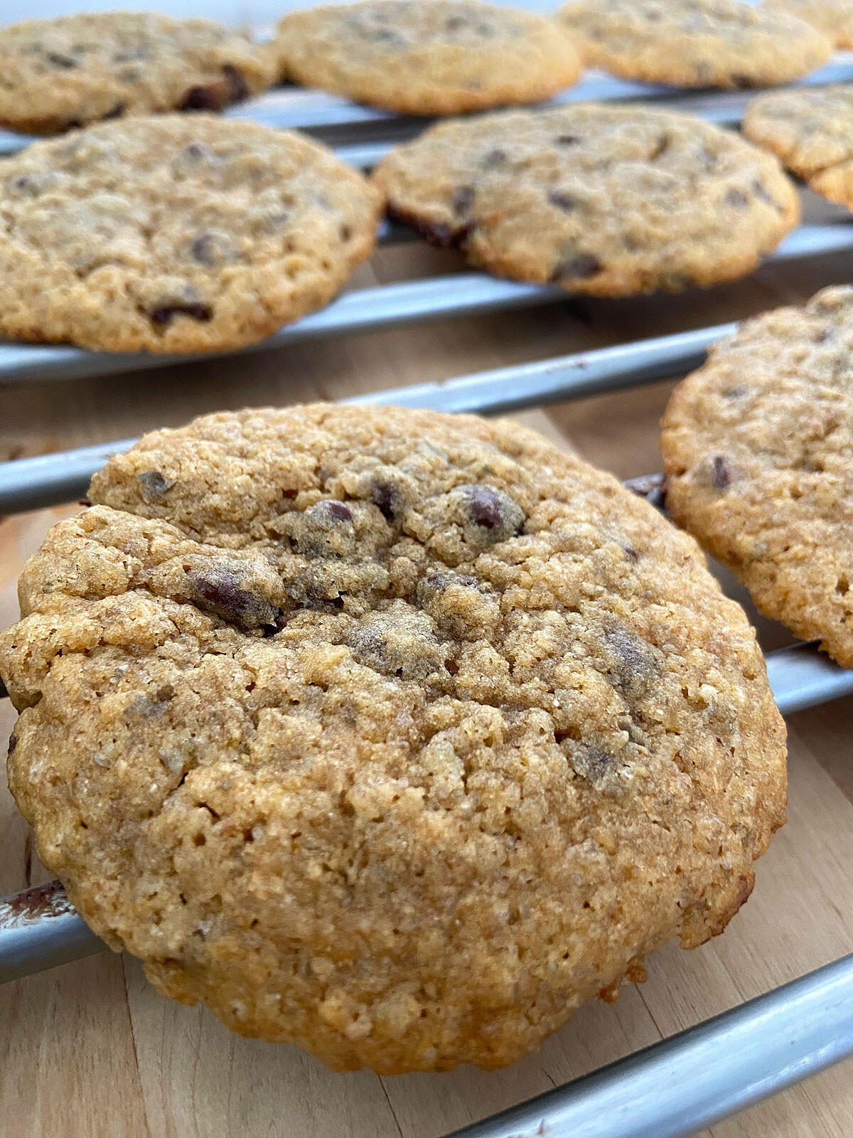 recetas delikatissen postres delikatissen galletas integrales de centeno galletas delikatissen galletas con pepitas de chocolate easy cookies cookies integrales cookie recipes cookie dough chocolate chip cookies 