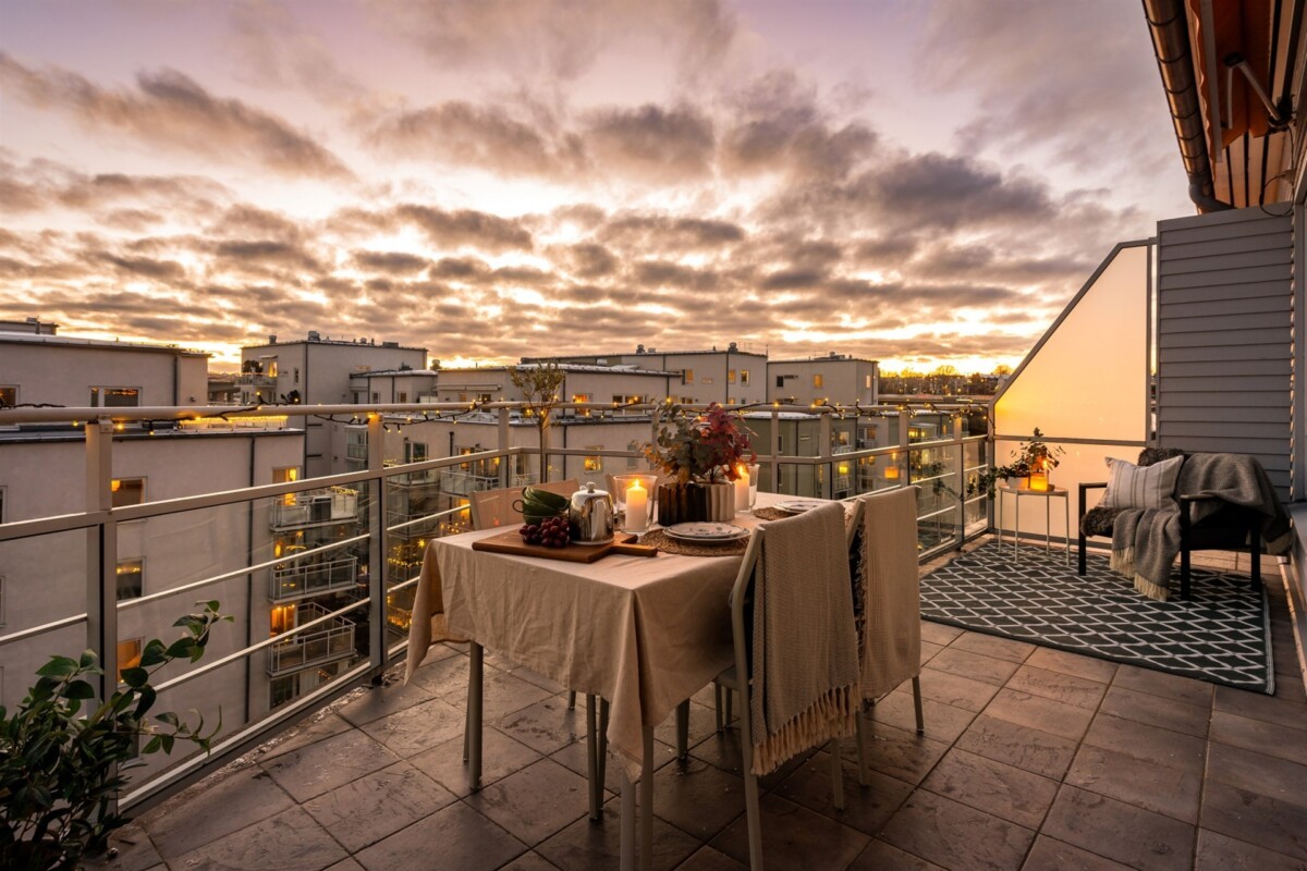 terrazas con vistas interiorismo interior atico estilo de vida al aire libre distribución atico diseño de exteriores diseño atico decoración atico áticos de lujo áticos con terraza atico nordico 