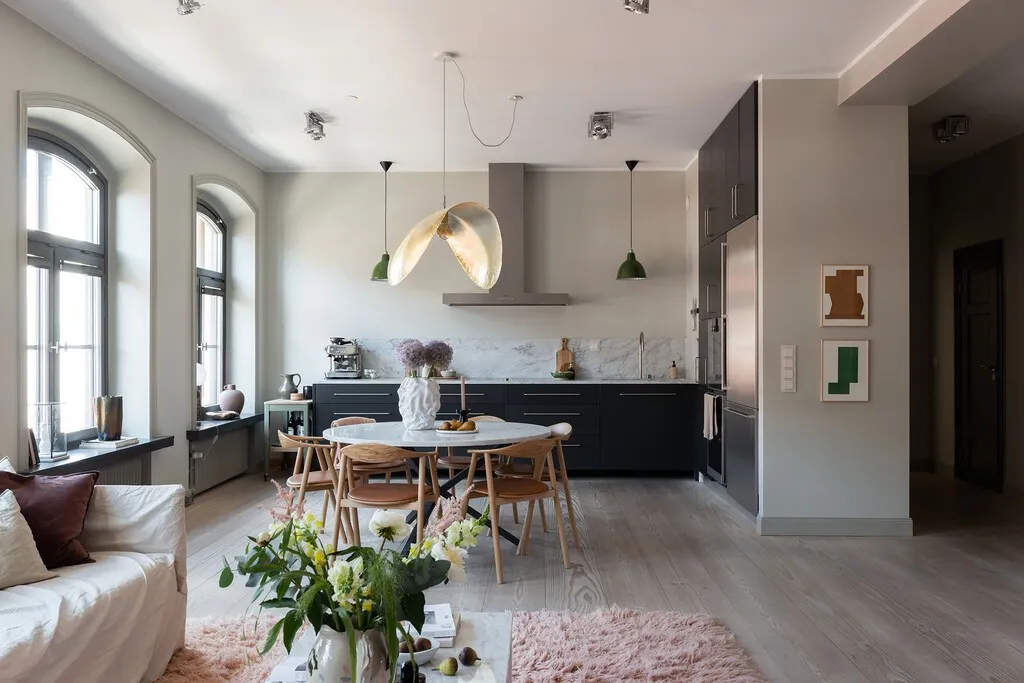 zonas de día scandinavian apartment scandi modern salón-comedor planta abierta piso nórdico open-plan open concept nordic style modern scandinavian apartment estilo nórdico distribución diáfana distribución abierta diseño de interiores decoración nórdica cocina abierta ático luminoso 